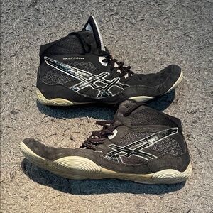 Asics snap down wrestling shoes